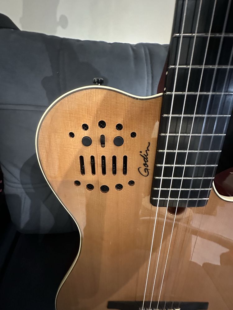 Godin Multiac Grand Concert SA - Como Nova
