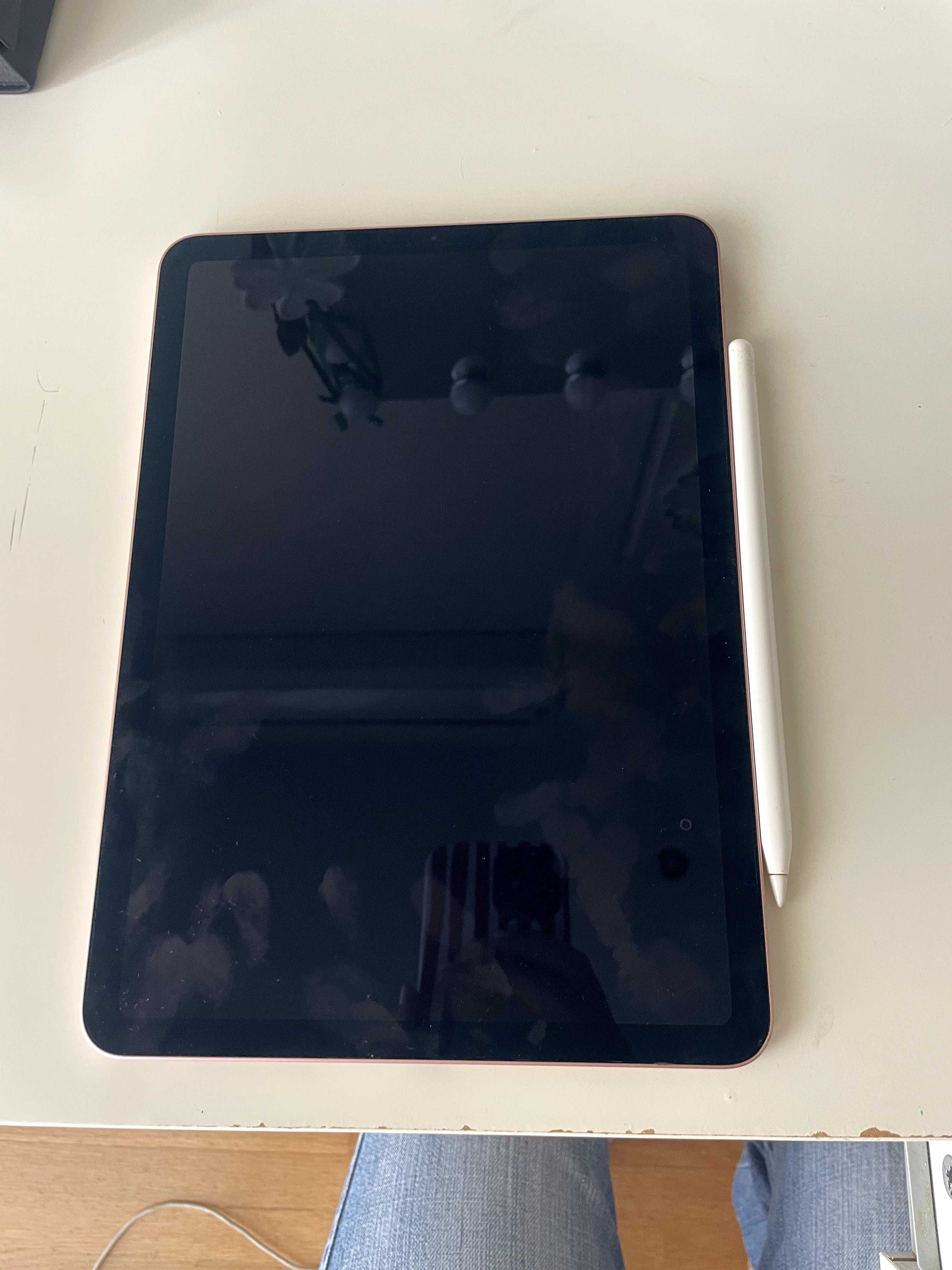Ipad Air (4th Generation) Wi-Fi, 256 GB & Apple Pencil 1st generation