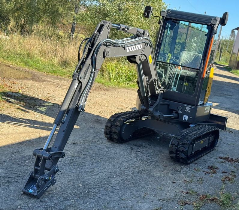 Volvo ec27D новий тільки 2 мотогодини
