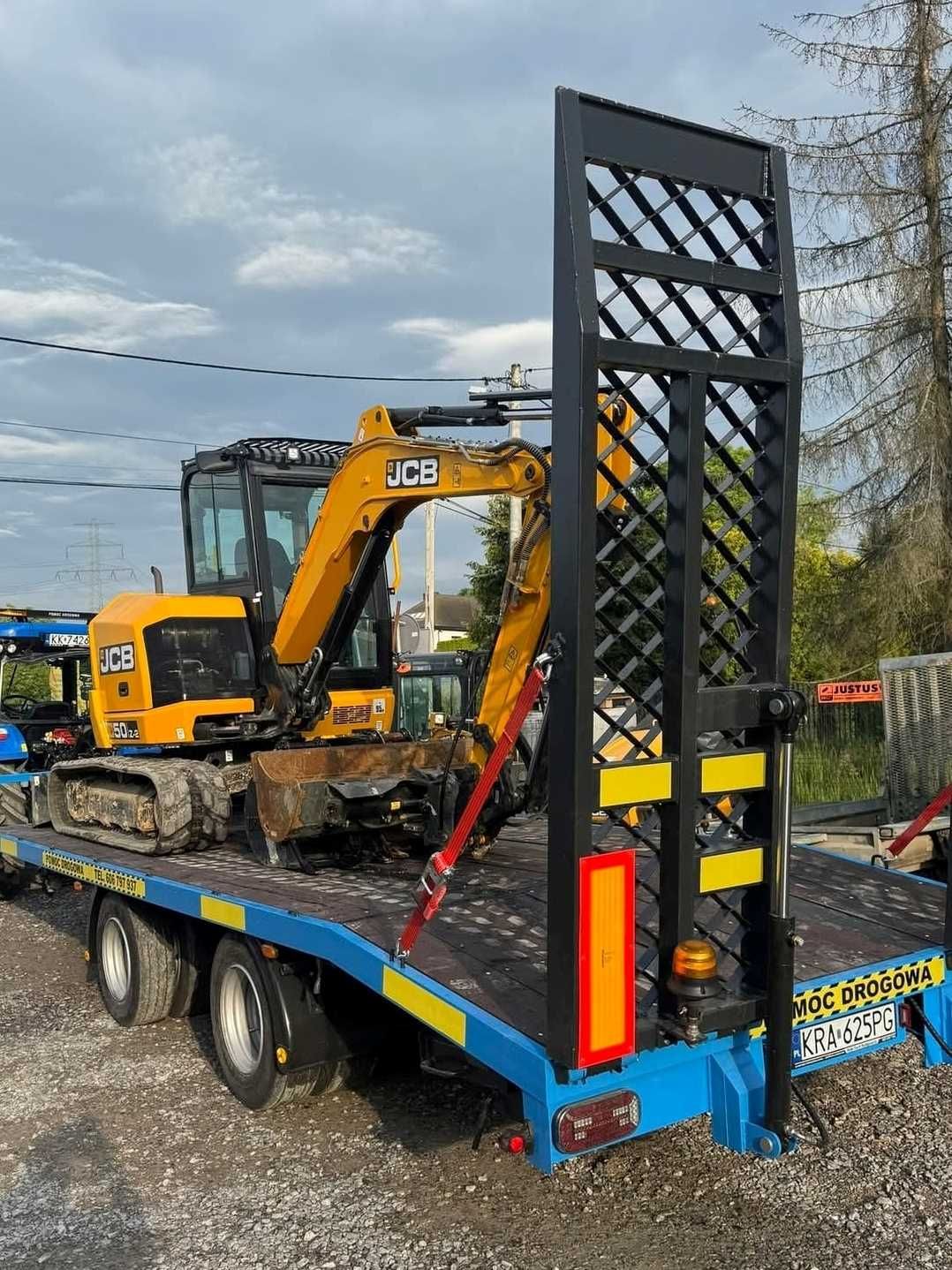 Pomoc drogowa laweta 15T transport maszyn samochodów holowanie Kraków