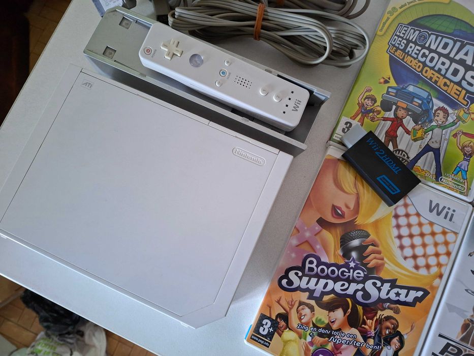 Nintendo Wii Branca 1º Modelo + 1 Comando + 6 jogos *100% Funcional*