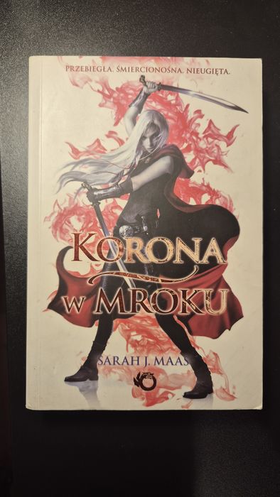 Książka korona w mroku