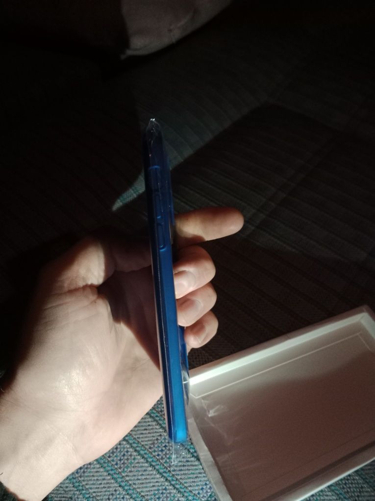 Etui iPhone 9 niebieskie