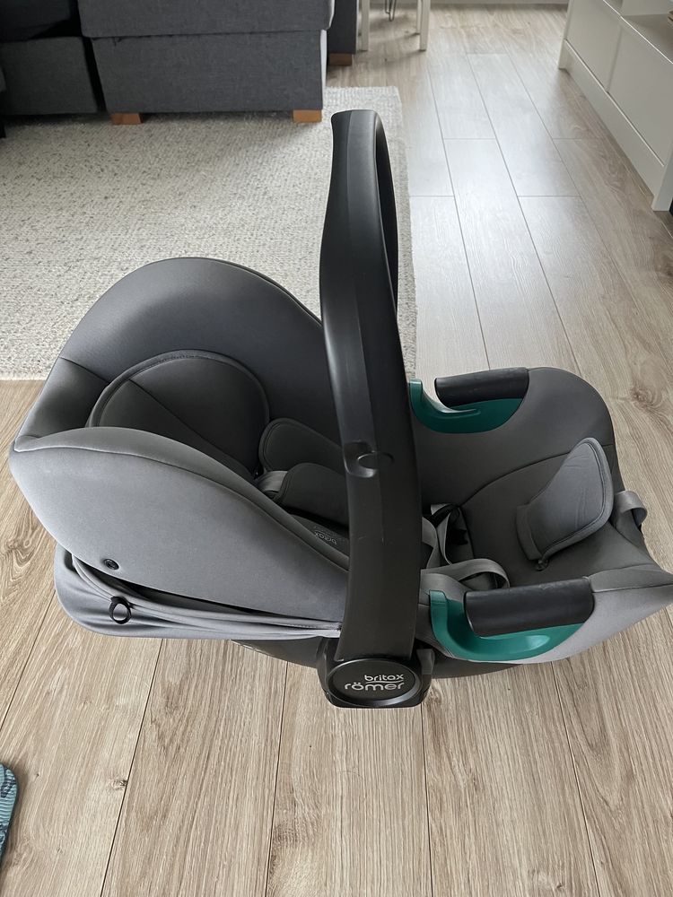 Fotelik nosidełko Britax Romer BABY-SAFE 3 i-SIZE