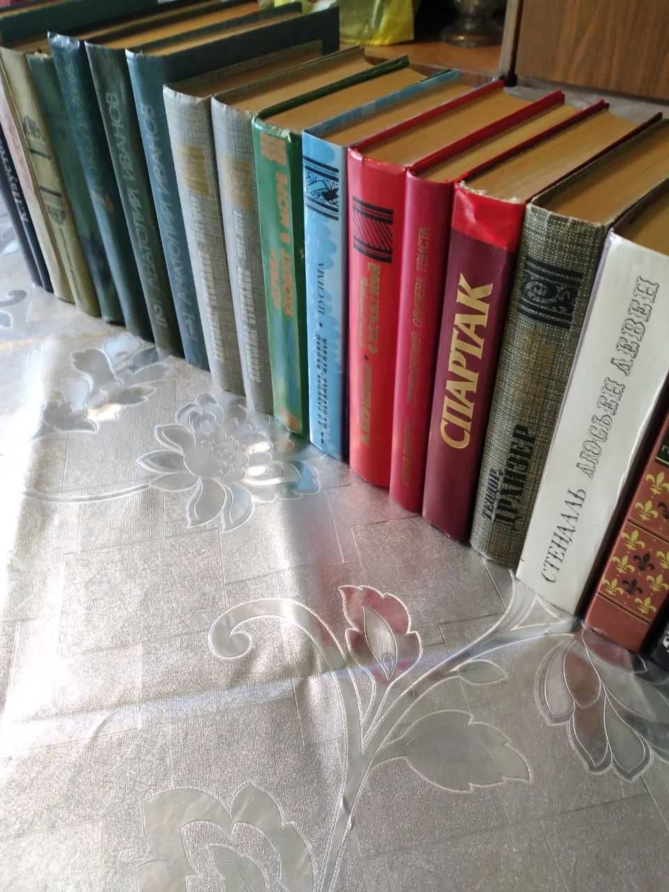Книги художественная литература и др. б/у 30грн/шт