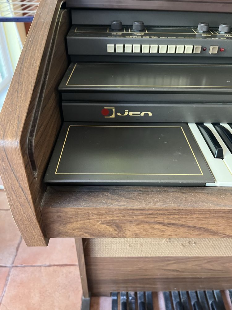 Vendo Órgão electronico Jen
