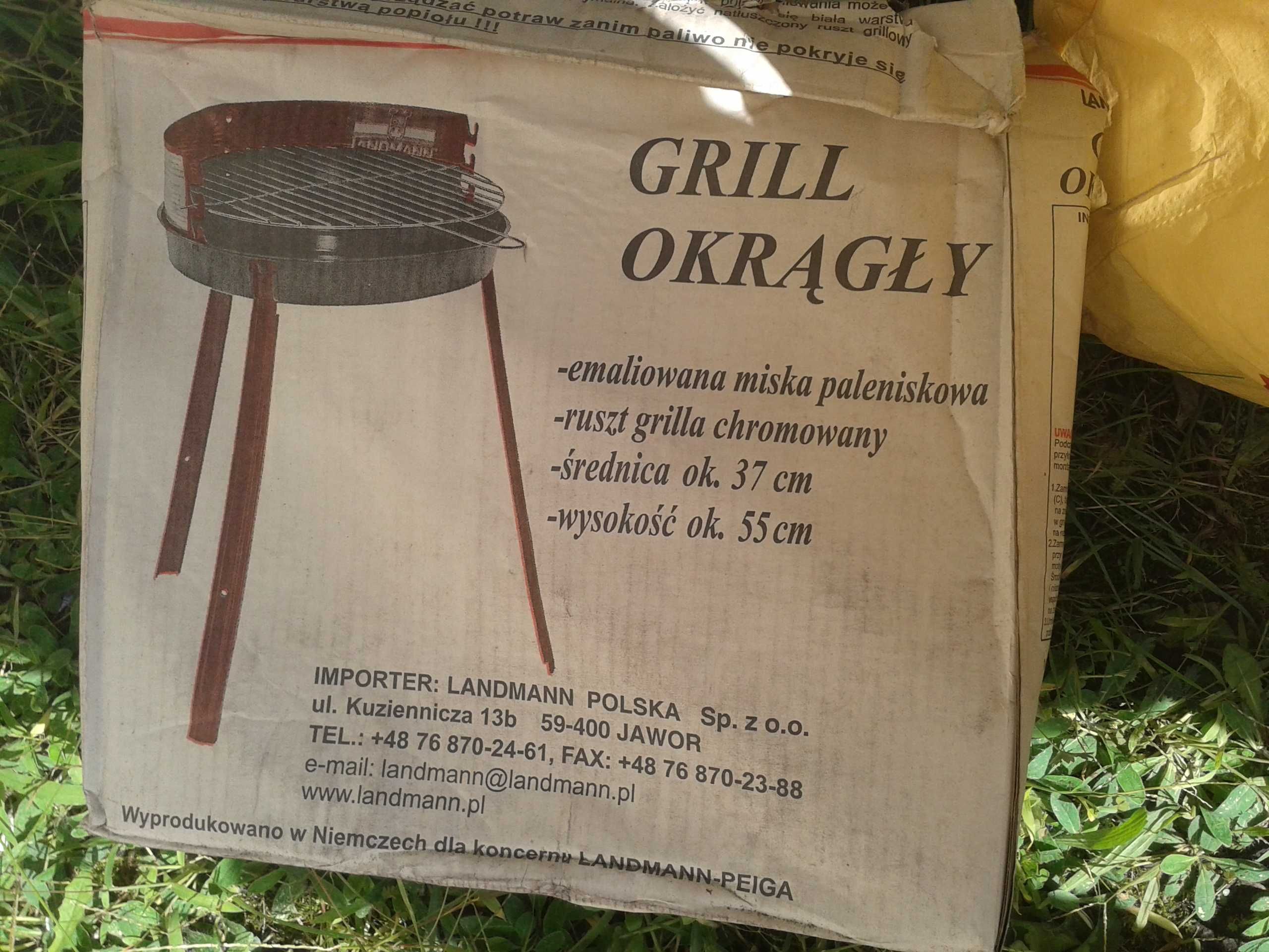 Grill ogrodowy wraz z dodatkami