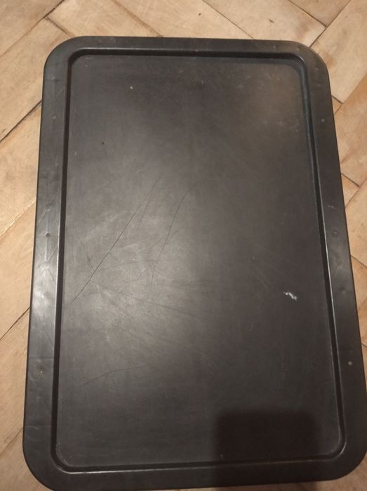 Магнитная доска, мольберт для рисования.