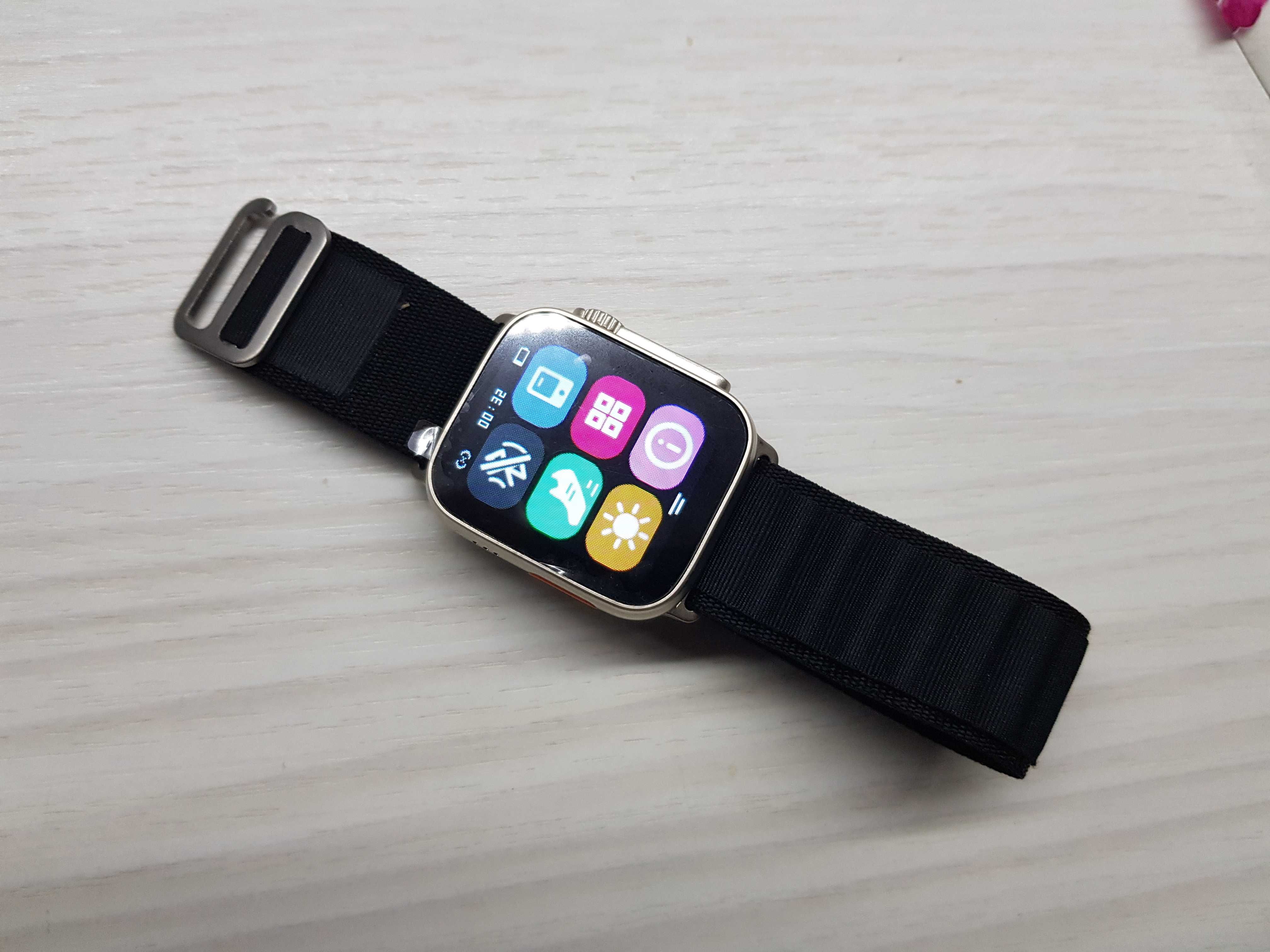 NOWY Zegar Smartwatch i8 Ultra Max w 100% sprawny z ładowarką