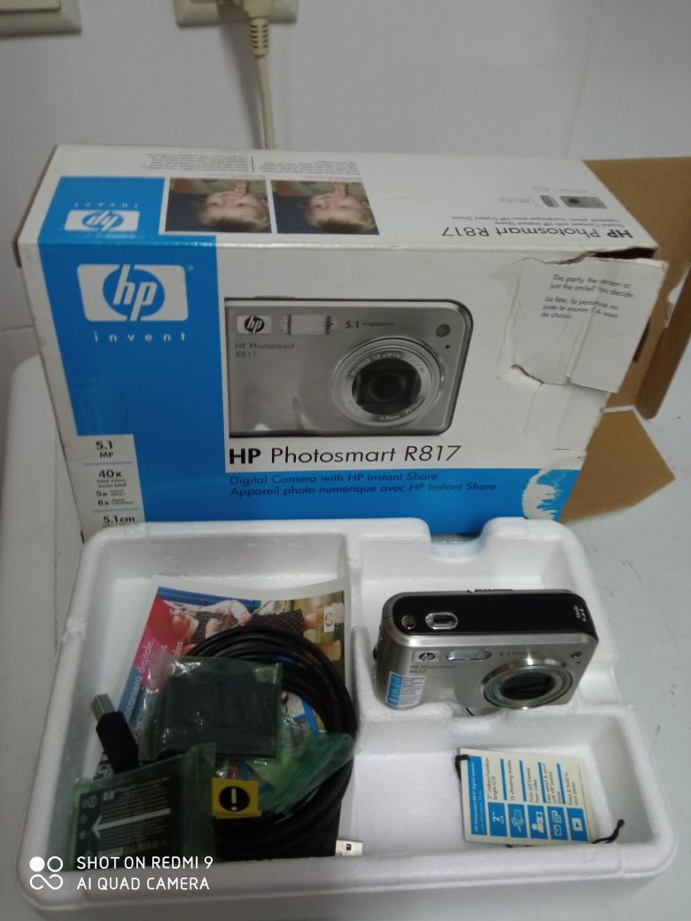 Máquina fotográfica HP R817