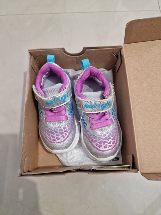 Ténis Skechers menina