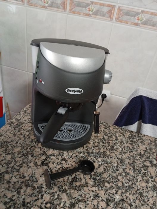 Máquina de café BECKEN TUH 606