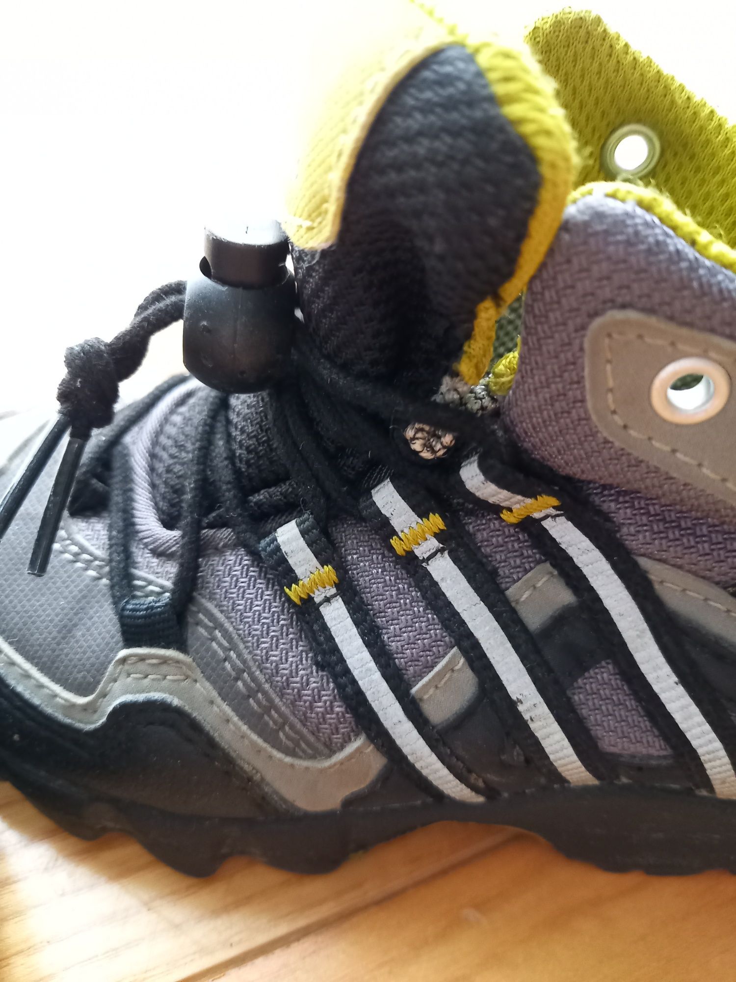 Adidas buty przejściowe trekkingowe wiosna chłopiec 24