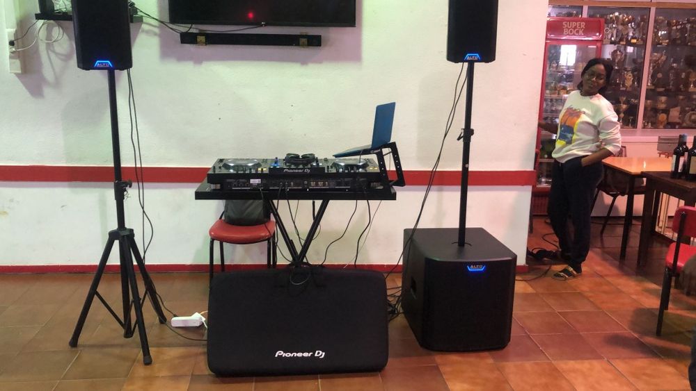 Aluguer de Som e Luzes DJ – Ideal para Festas e Eventos