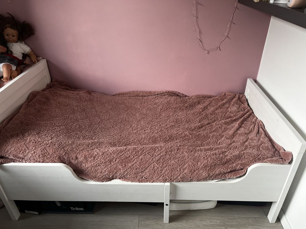 Białe łóżko rozsuwane IKEA SUNDVIK plus materac 80x200