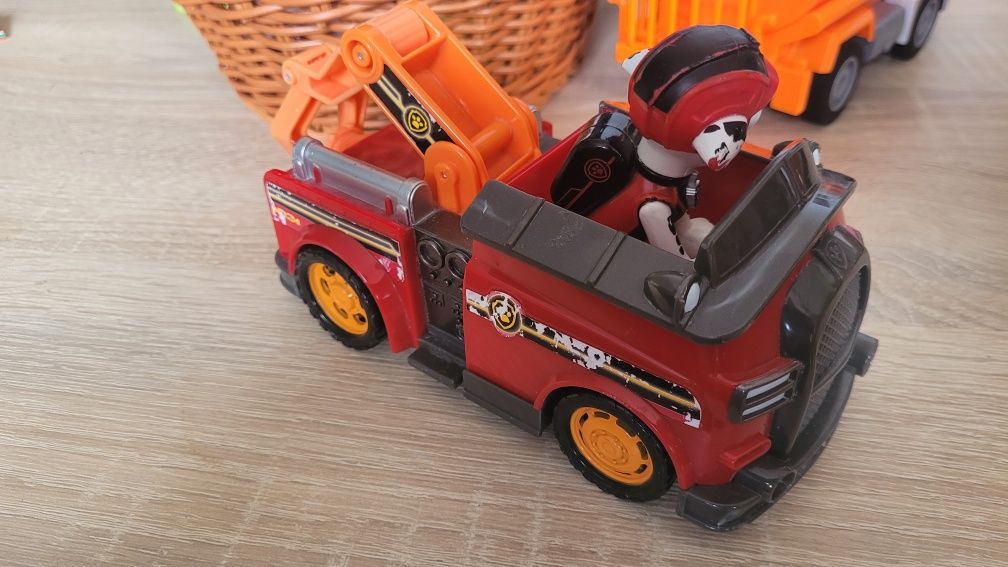 2 auta, pojazdy Psi Patrol. Marshall auto naprawcze,  Chase. Paw Patro