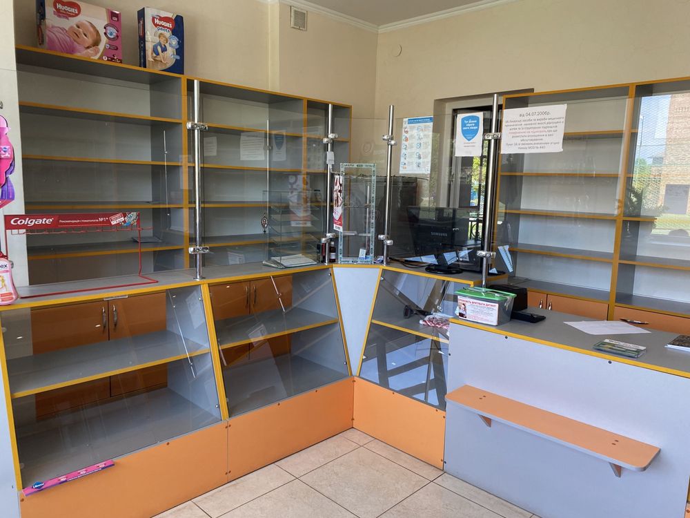 Меблі для магазину або під аптеку