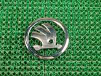 SKODA OCTAWIA 04-13r Znaczek Emblemat