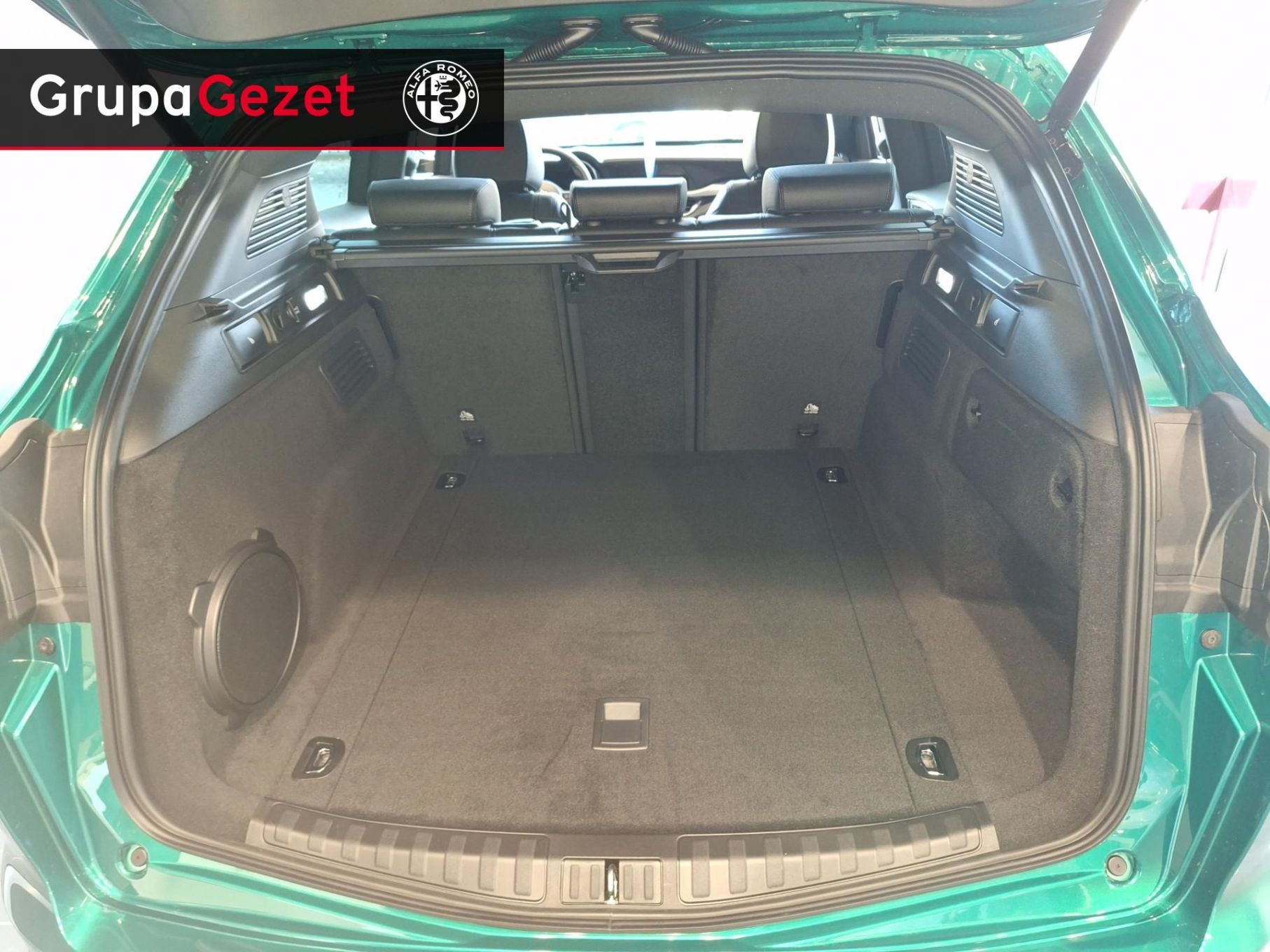 Alfa Romeo Stelvio Veloce 280KM AT8 Q4 Szklany dach Felgi 21"