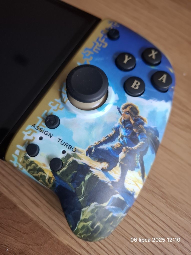 Hori Split Pad Pro kontroler do Nintendo Switch Zelda Edition pudełko