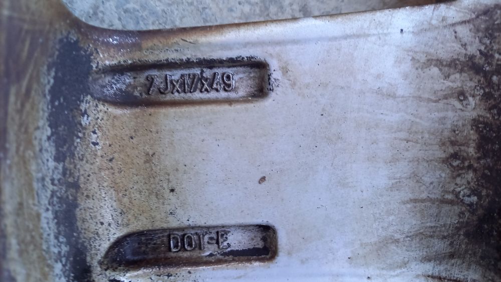 Диски вольво R17 шини зима R17