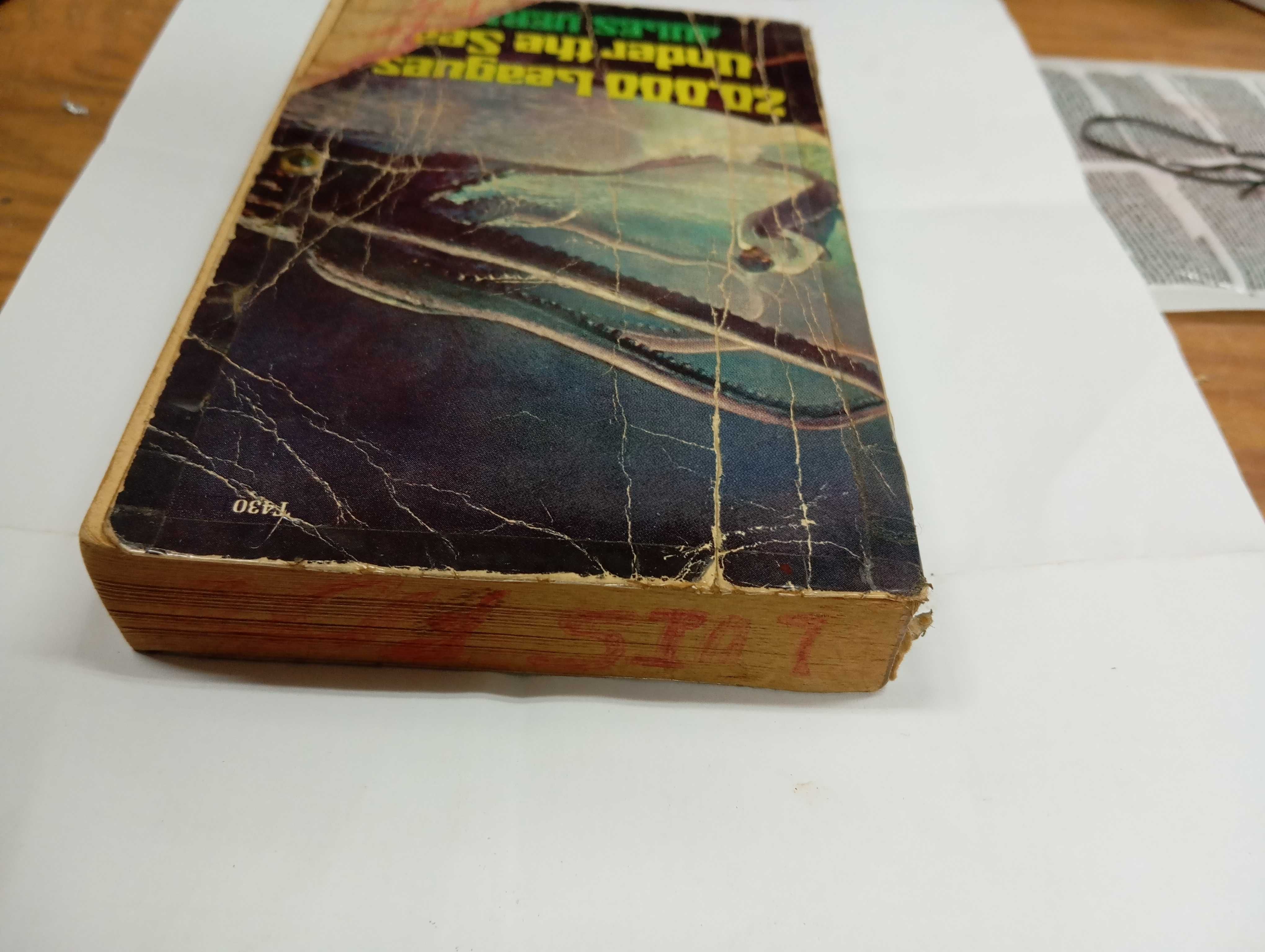 20,000 Leagues Under the Sea - Jaws