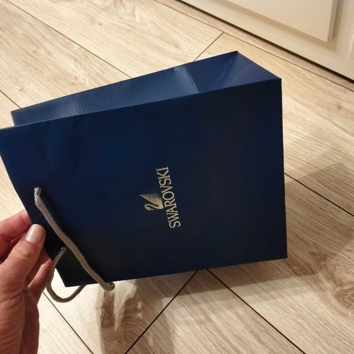 Granatowa torebka na prezent Swarovski