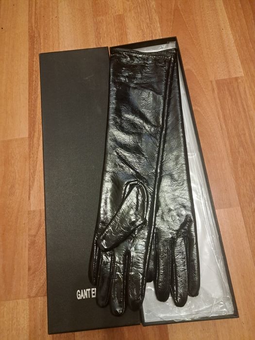 Продам перчатки лаковые