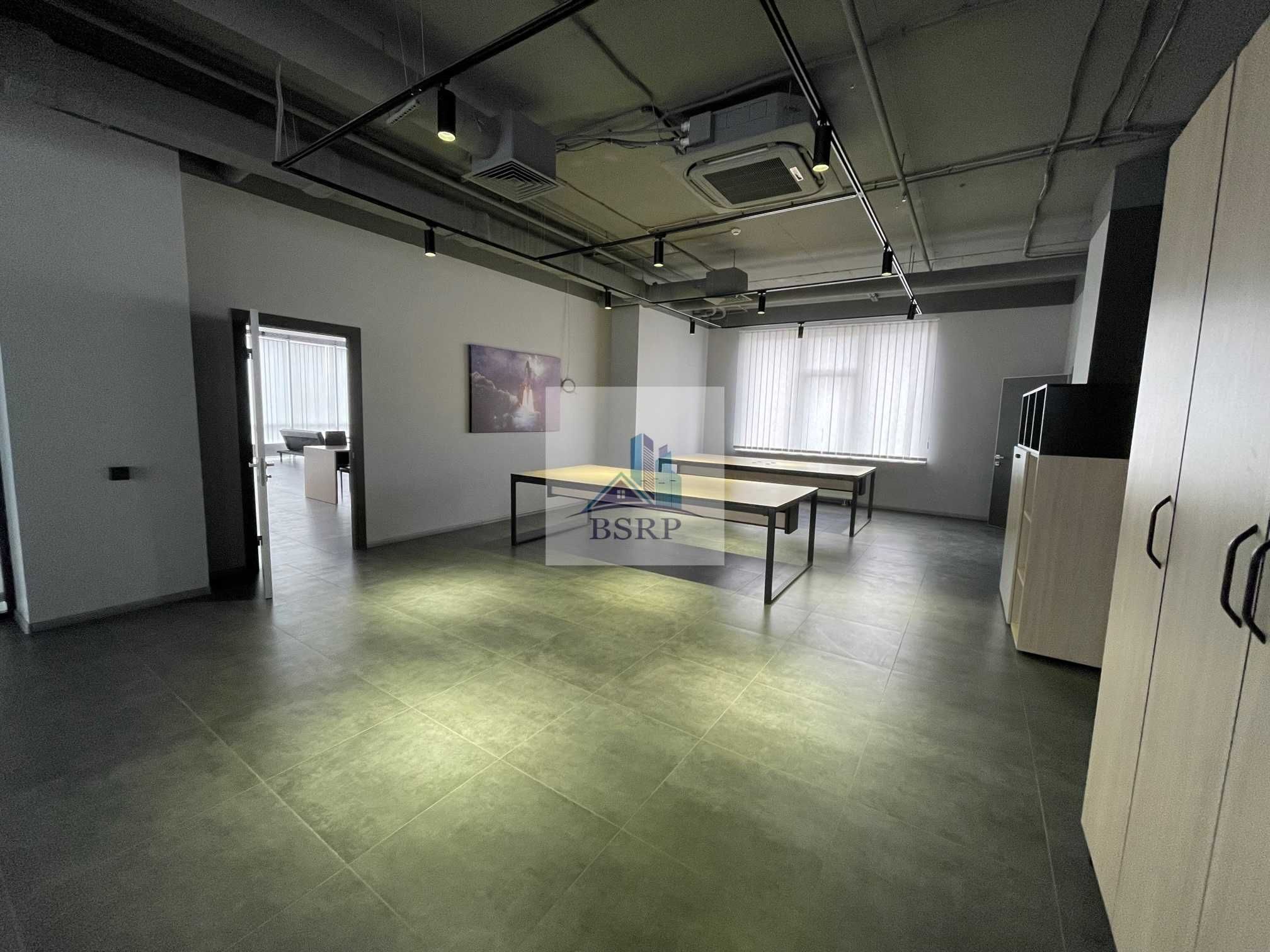 БЕЗ%! Офіс Open Space в стилі ЛОФТ з Меблями пр. Степана Бандери