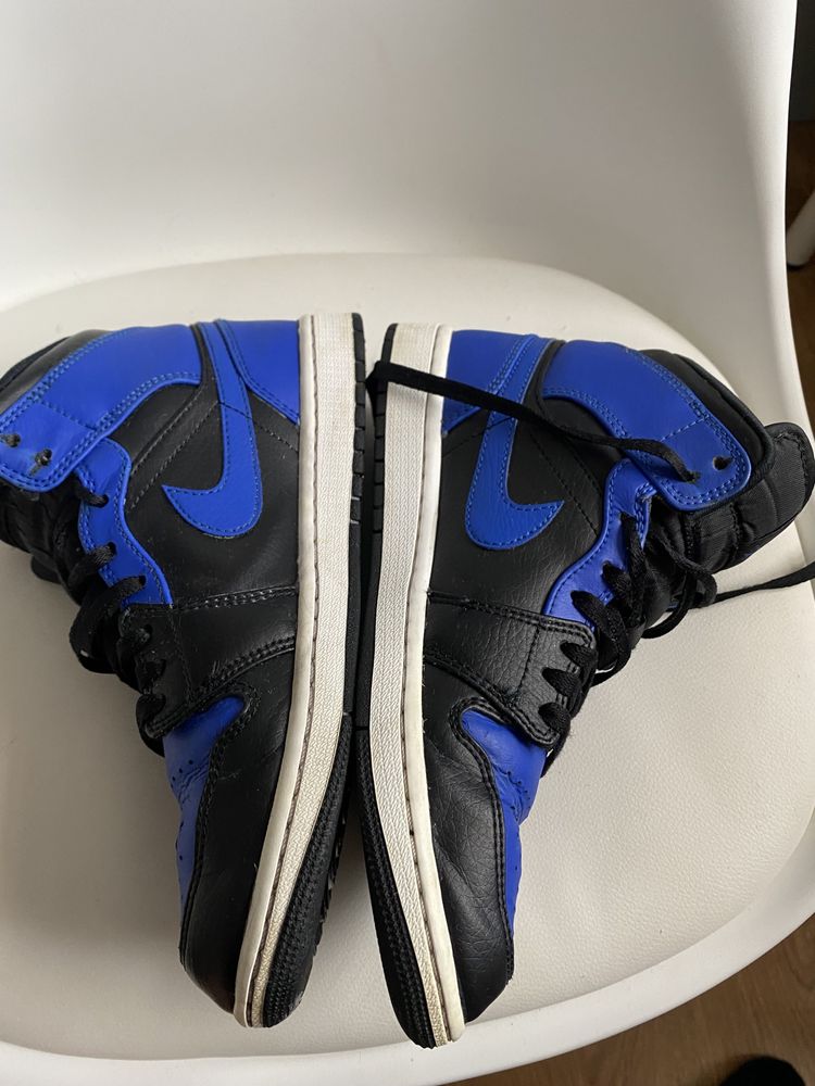 Air Jordan 1 Mid Hyper Royal