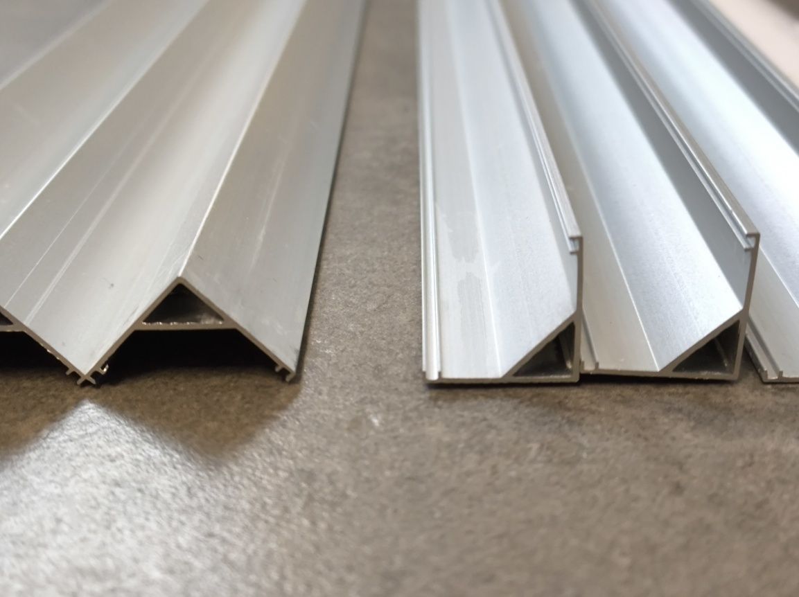 Profil kątowy do LED z anodowanego aluminium 6x1m z kloszem i akces.