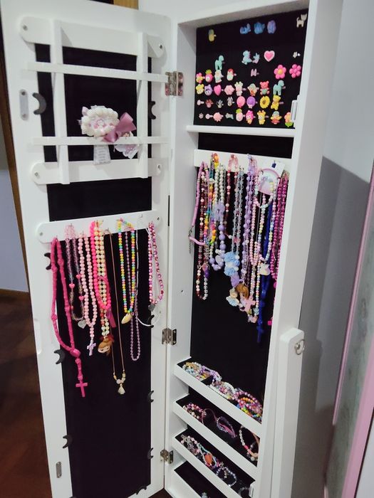 Armário de bijuteria