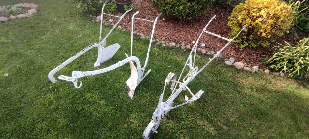 Zestaw maszyn rolniczych konnych do renowacji.