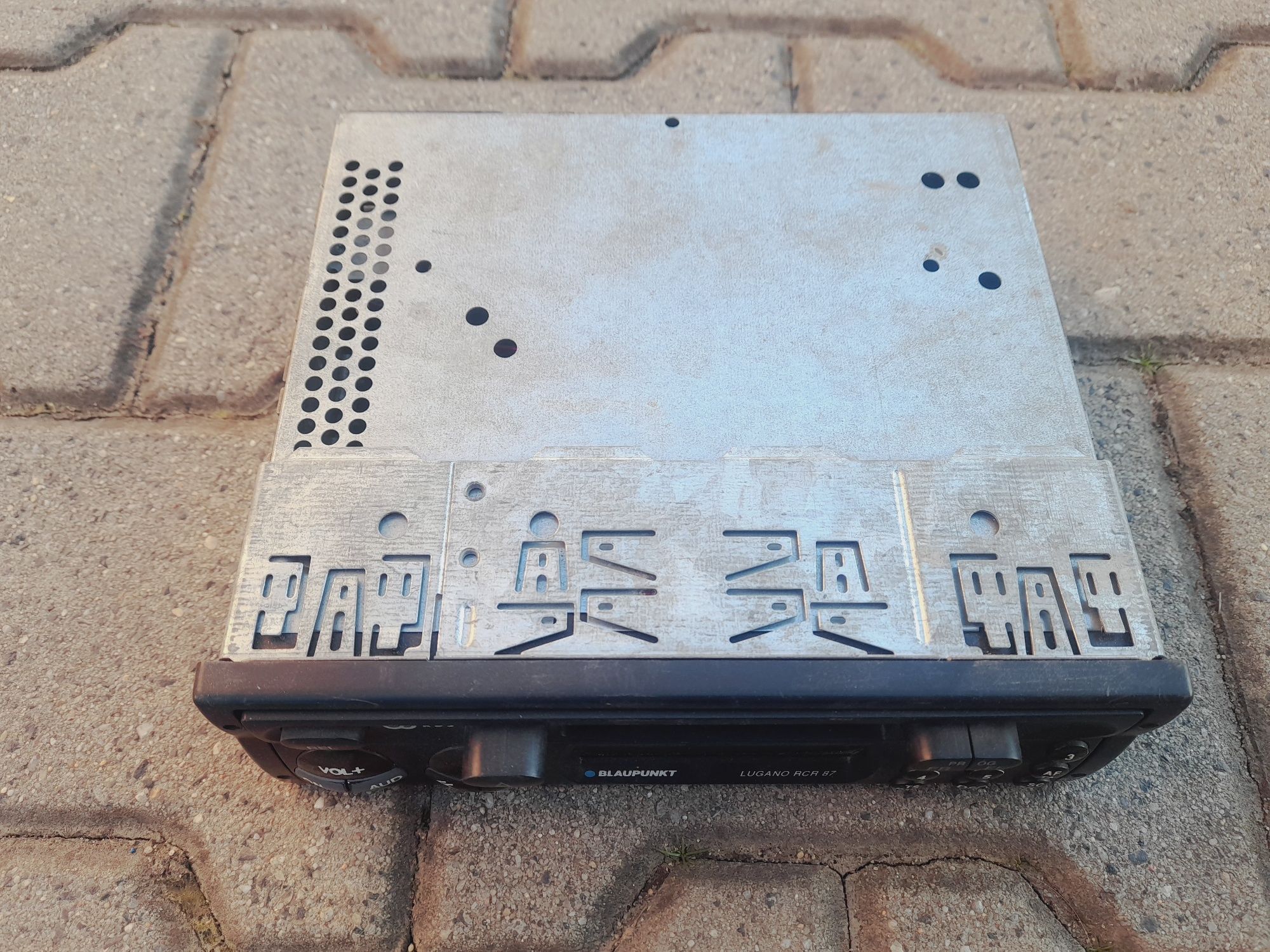 Sprzedam radio/kasety Blupunkt Lugand RCR 87