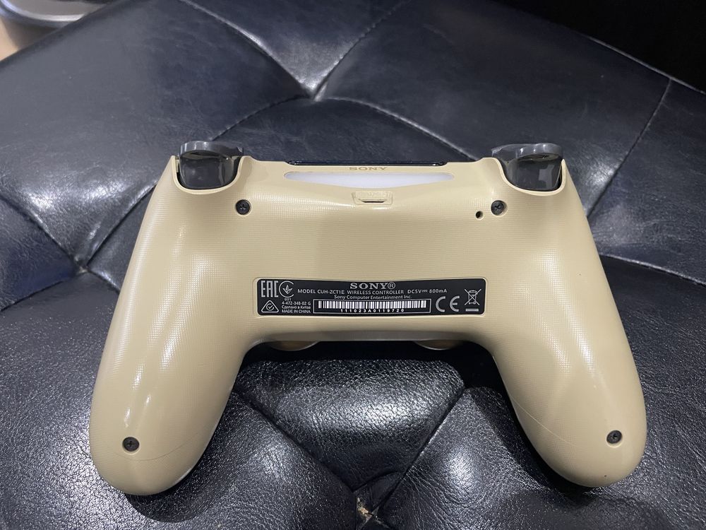 Comando ps4 dourado