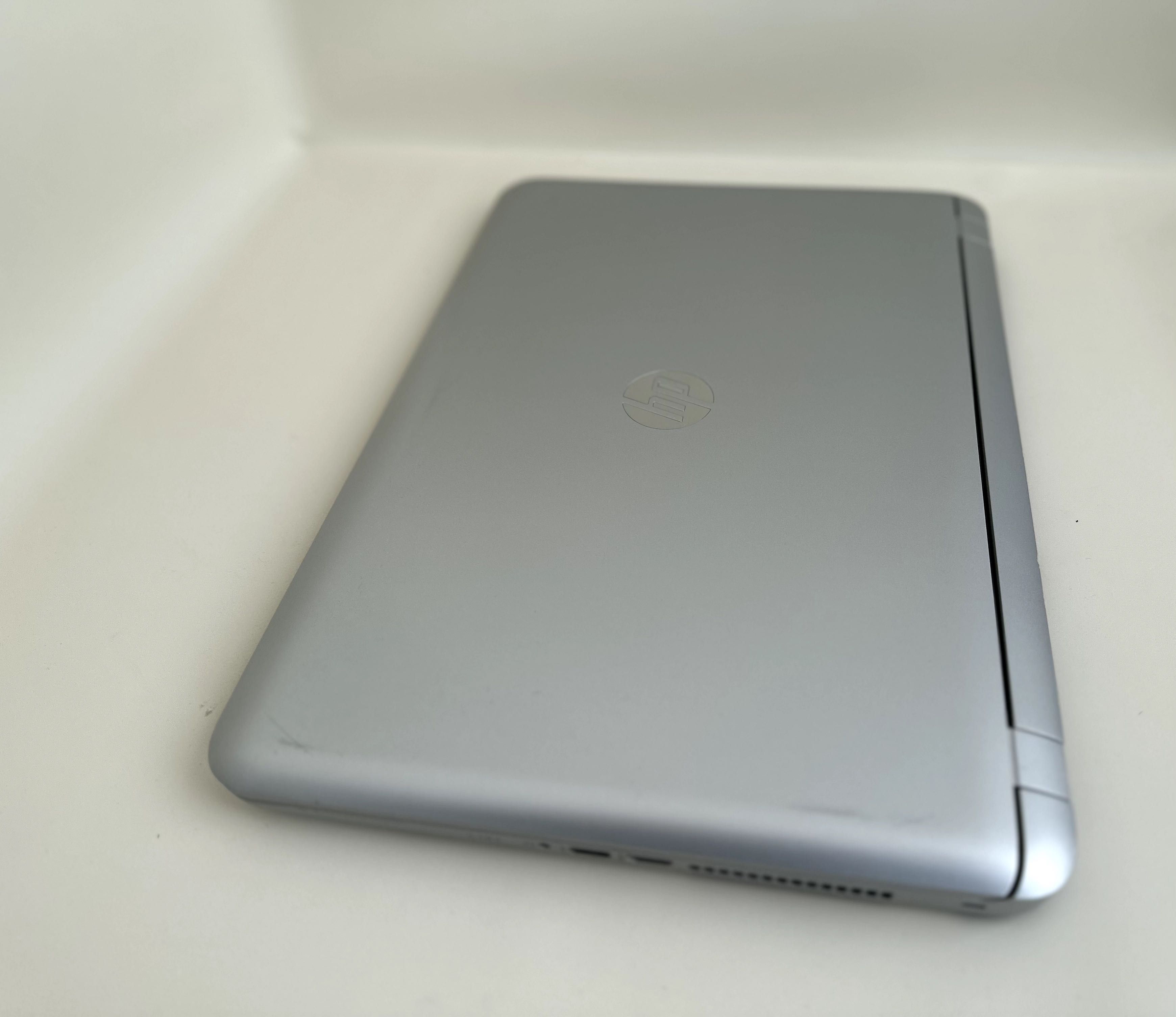 HP pavilion 17 (Core i5 5200 2.2-2.7GHz/8GB RAM/Intel HD) Touchscreen