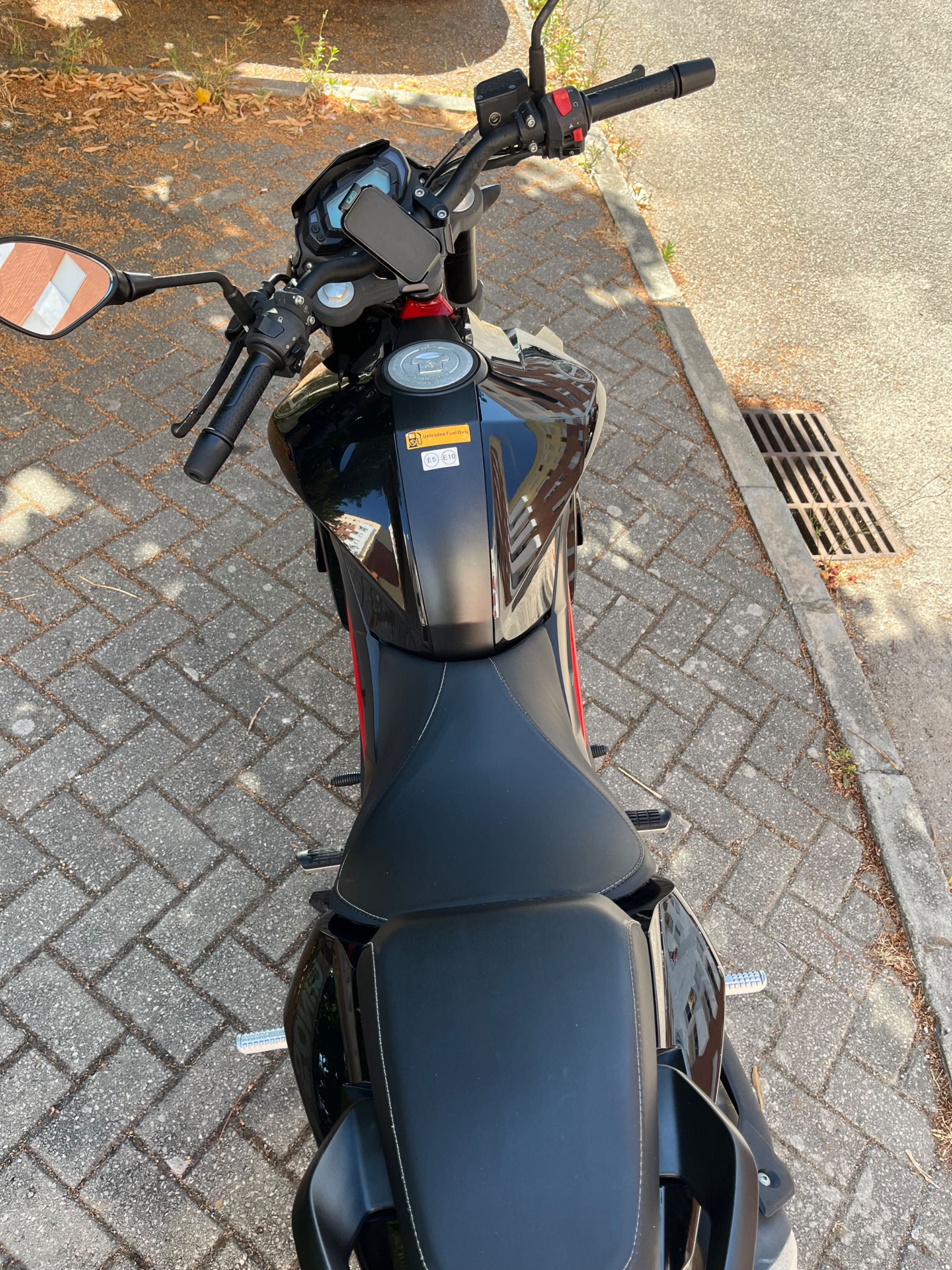 Benelli BN 125, 2023 em otimo estado + suporte pra telemovel