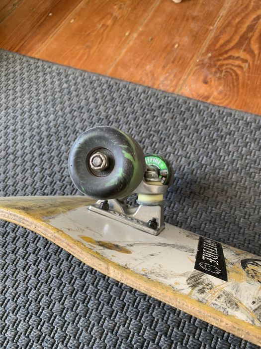 skate (ace trucks 55 Af-1, spitfire wheels 55mm conical full 99du)