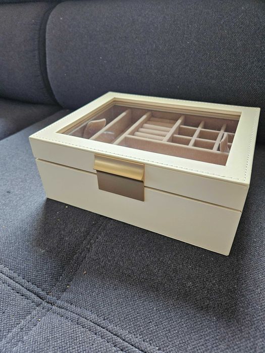 Szkatułka kuferek organizer na biżuterię jasna dwa poziomy