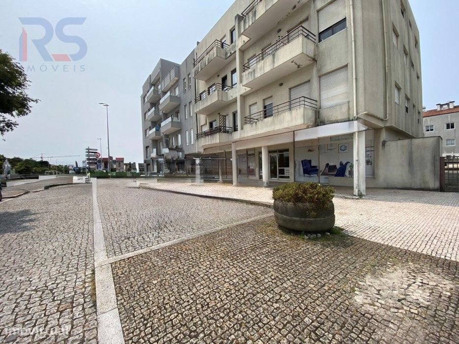 Loja face da EN13 Vila do Conde