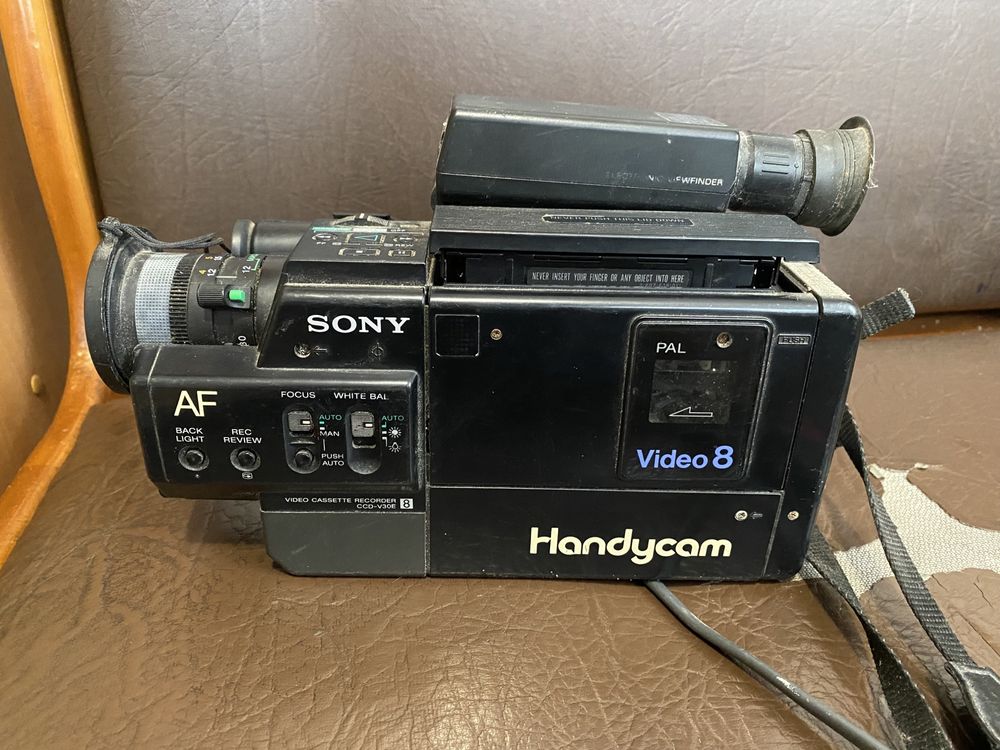 Відеокамера sony ccd-v30e