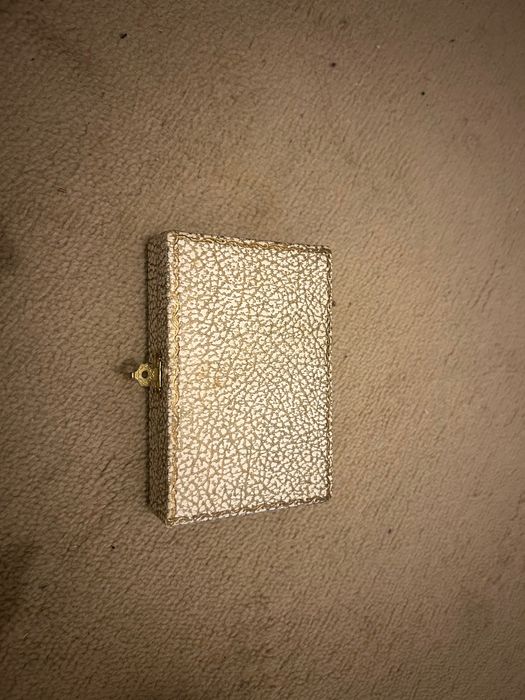 Pequena caixa de costura