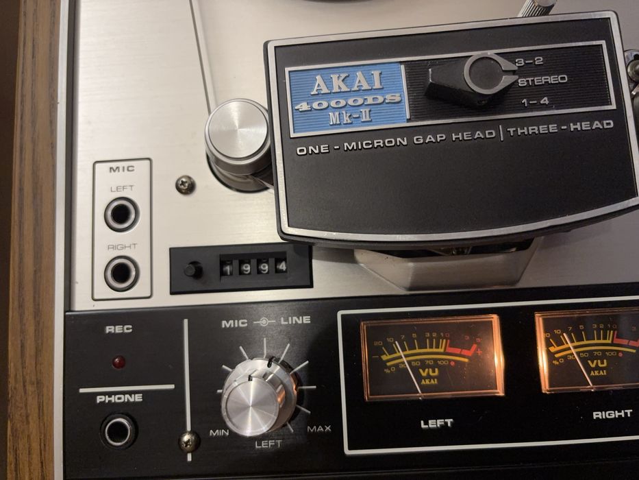 Магнітофон AKAI 4000 DS Mk-II в колекційному стані з десятком бобін