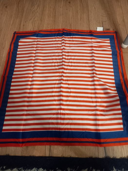 Apaszka damska Loreal