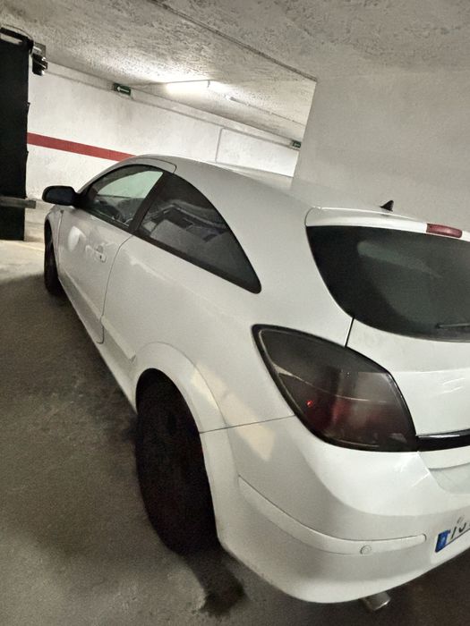 Opel Astra GTC 1.7