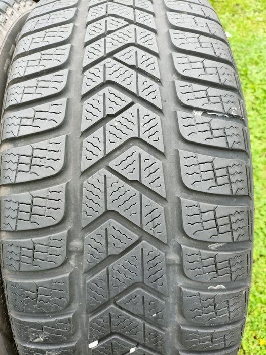 235/45 R19 Pirelli Sottozero 3 2020r. 6mm.  Para 370zł