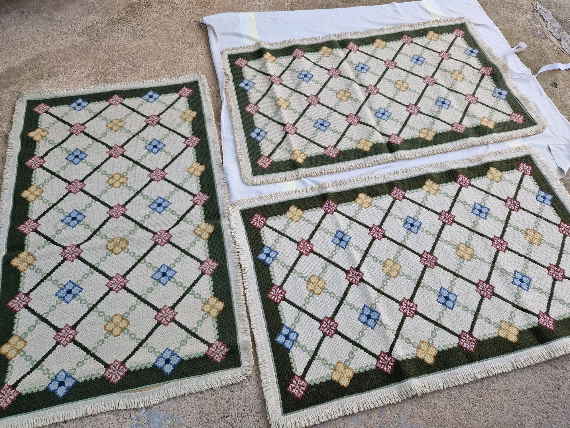 3 tapetes de Arraiolos