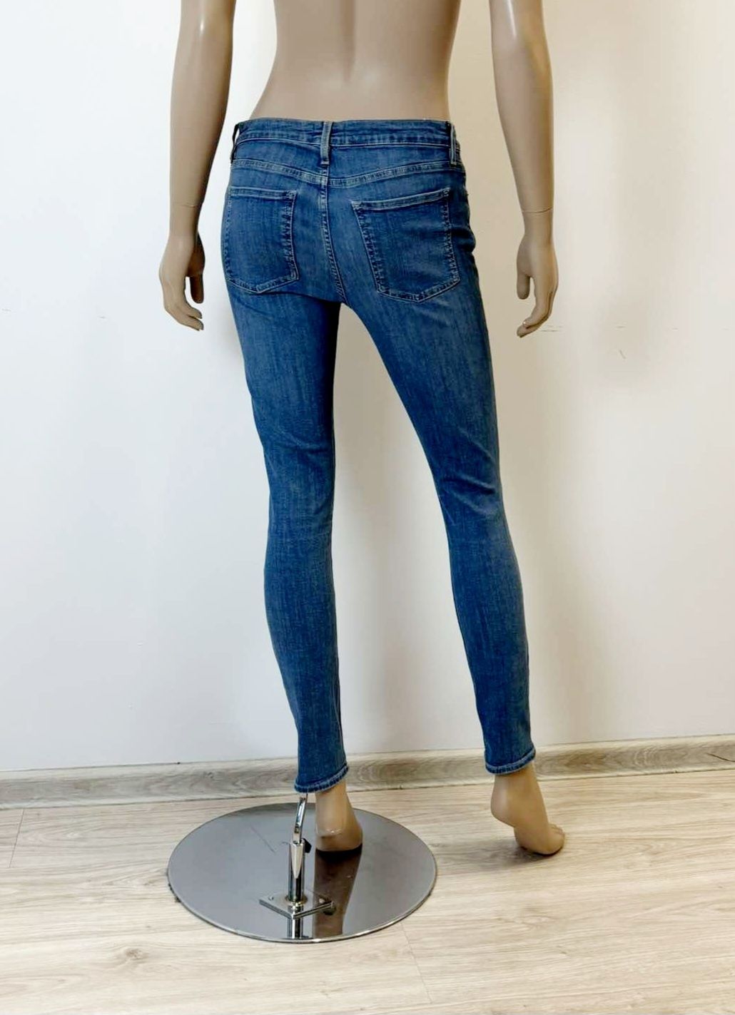 Acne Studios spodnie jeansowe damskie 28/32 skin 5
rozmiar 28/32
Kolor