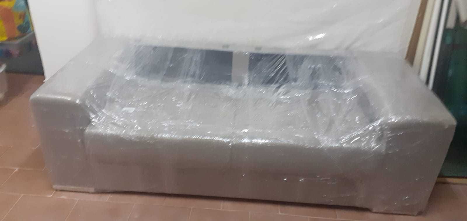 Sofá em Tecido de 2 Lugares com 2 Puff´s