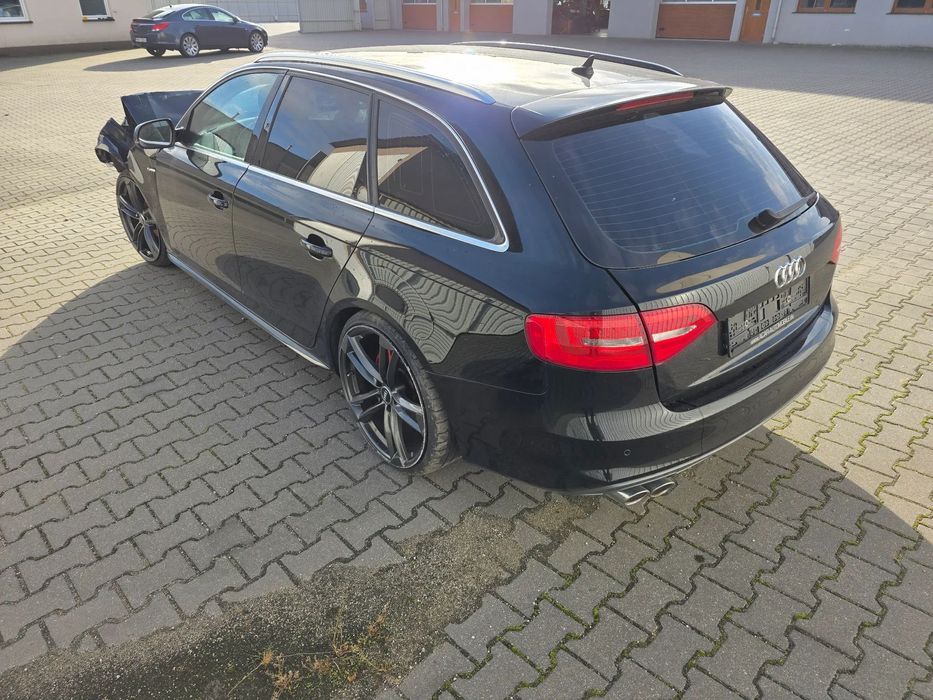 Audi A4 Avant Audi A4 Kombi S-Line 2.0 TDI 150KM HAK